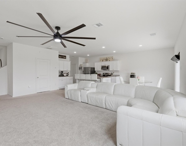 10138 Tiger Flower Lane - Photo Thumbnail 2