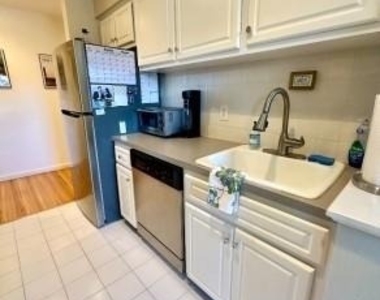 605 Grove - Photo Thumbnail 7