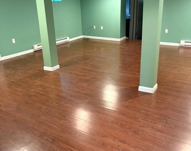 521 Pleasant Valley - Photo Thumbnail 15