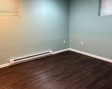 521 Pleasant Valley - Photo Thumbnail 19
