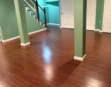 521 Pleasant Valley - Photo Thumbnail 17