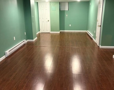 521 Pleasant Valley - Photo Thumbnail 16