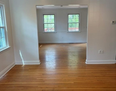 521 Pleasant Valley - Photo Thumbnail 2