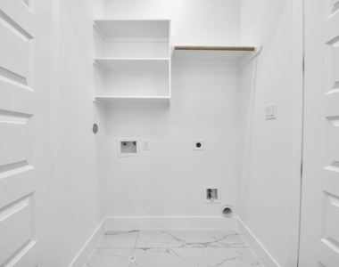 2408 Lorraine Street - Photo Thumbnail 30