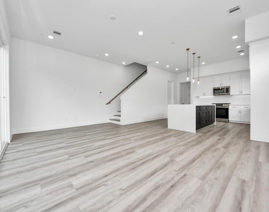 2408 Lorraine Street - Photo Thumbnail 16