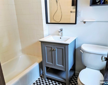 292 Wiley - Photo Thumbnail 11