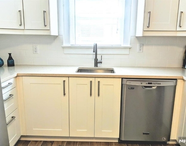 292 Wiley - Photo Thumbnail 2