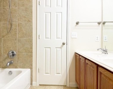 2910 Sandleigh Drive - Photo Thumbnail 14