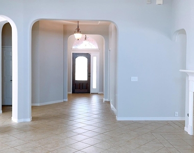 2910 Sandleigh Drive - Photo Thumbnail 4