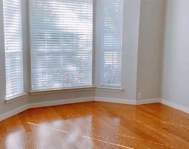 2910 Sandleigh Drive - Photo Thumbnail 19