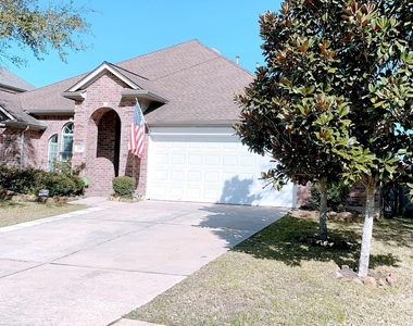 2910 Sandleigh Drive - Photo Thumbnail 2