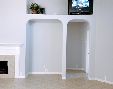2910 Sandleigh Drive - Photo Thumbnail 8