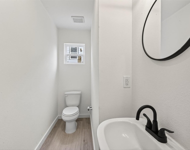 9009 Hilda Street - Photo Thumbnail 13