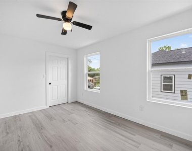9009 Hilda Street - Photo Thumbnail 7