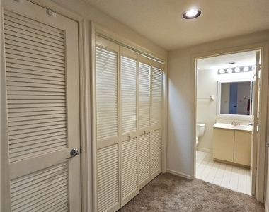 6025 Chardonnay Lane - Photo Thumbnail 7