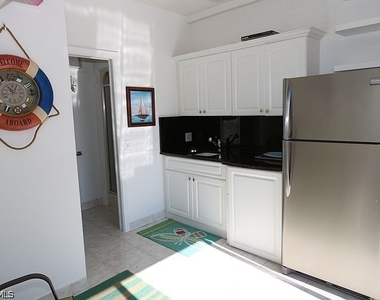 4041 Gulf Shore Boulevard N - Photo Thumbnail 23