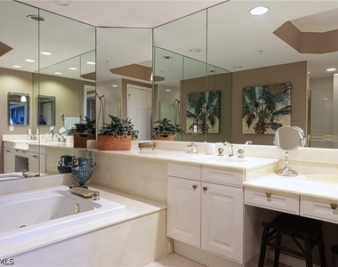 8990 Bay Colony Drive - Photo Thumbnail 13