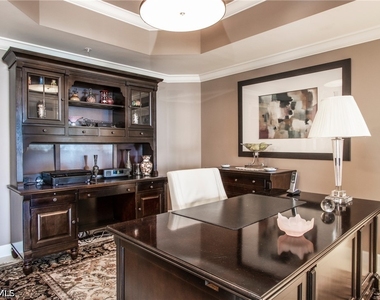8990 Bay Colony Drive - Photo Thumbnail 6