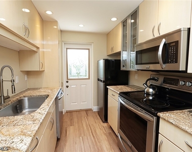 820 Ketch Drive - Photo Thumbnail 8