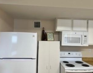 913a Atchison Street N - Photo Thumbnail 8