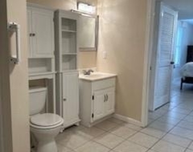 913a Atchison Street N - Photo Thumbnail 22
