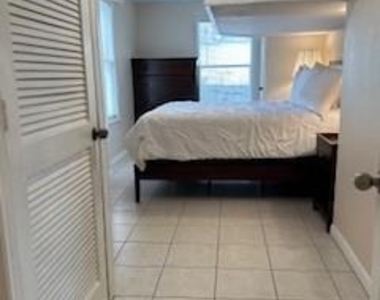 913a Atchison Street N - Photo Thumbnail 18