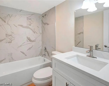 1900 Alamanda Drive - Photo Thumbnail 4