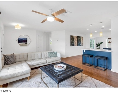 250 Willowick Drive - Photo Thumbnail 4