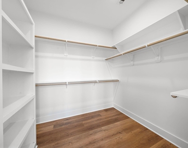 835 Elkhart Street - Photo Thumbnail 24