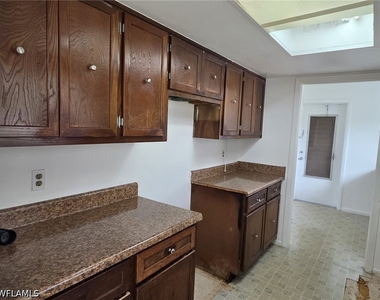 33 Broadway Circle - Photo Thumbnail 14