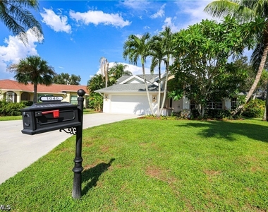 1040 Moon Lake Drive - Photo Thumbnail 2