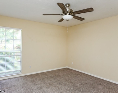 1040 Moon Lake Drive - Photo Thumbnail 14