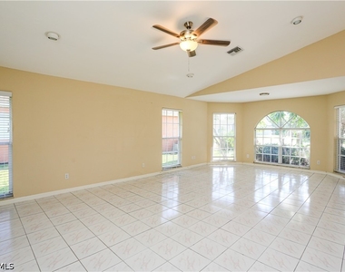 1040 Moon Lake Drive - Photo Thumbnail 5