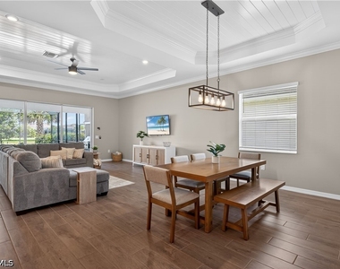 5856 Sunningdale Street - Photo Thumbnail 7