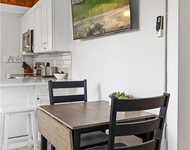 2134 Palm Street - Photo Thumbnail 6