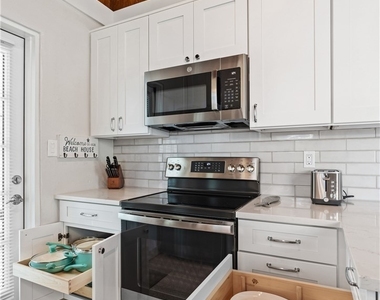 2134 Palm Street - Photo Thumbnail 8
