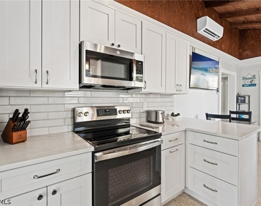 2134 Palm Street - Photo Thumbnail 9