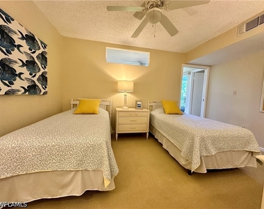 555 Park Shore Drive - Photo Thumbnail 21