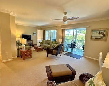 555 Park Shore Drive - Photo Thumbnail 8