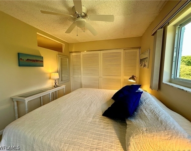 555 Park Shore Drive - Photo Thumbnail 16