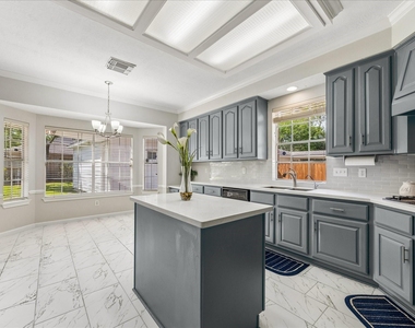 11818 Orchard Mountain Drive - Photo Thumbnail 17