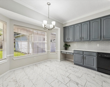 11818 Orchard Mountain Drive - Photo Thumbnail 14