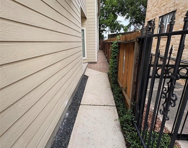 2209 Alabama Street - Photo Thumbnail 1