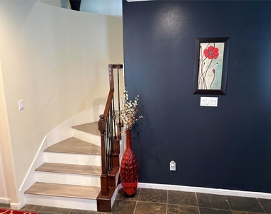 2209 Alabama Street - Photo Thumbnail 6