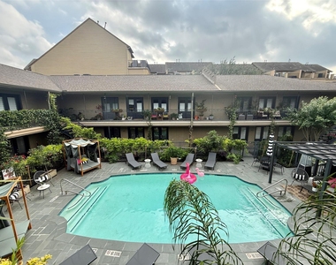 1410 Hyde Park Boulevard - Photo Thumbnail 29