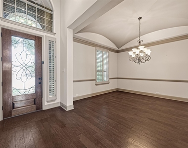 27411 Manor Falls Lane - Photo Thumbnail 4