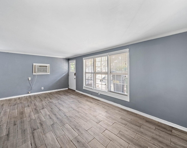2404 Yoakum Blvd Boulevard - Photo Thumbnail 4