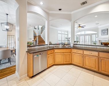 107 Detering Street - Photo Thumbnail 10