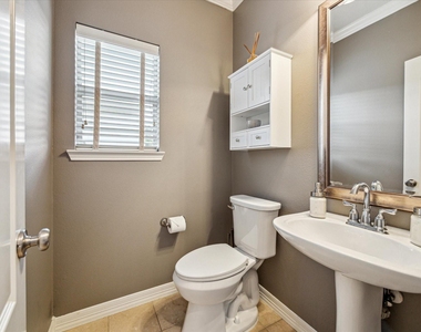 107 Detering Street - Photo Thumbnail 12