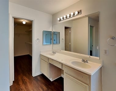 30 Huntington Bend Drive - Photo Thumbnail 8